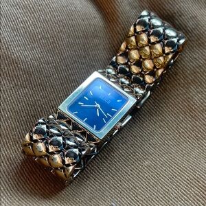 Elige Gold and Black Watch